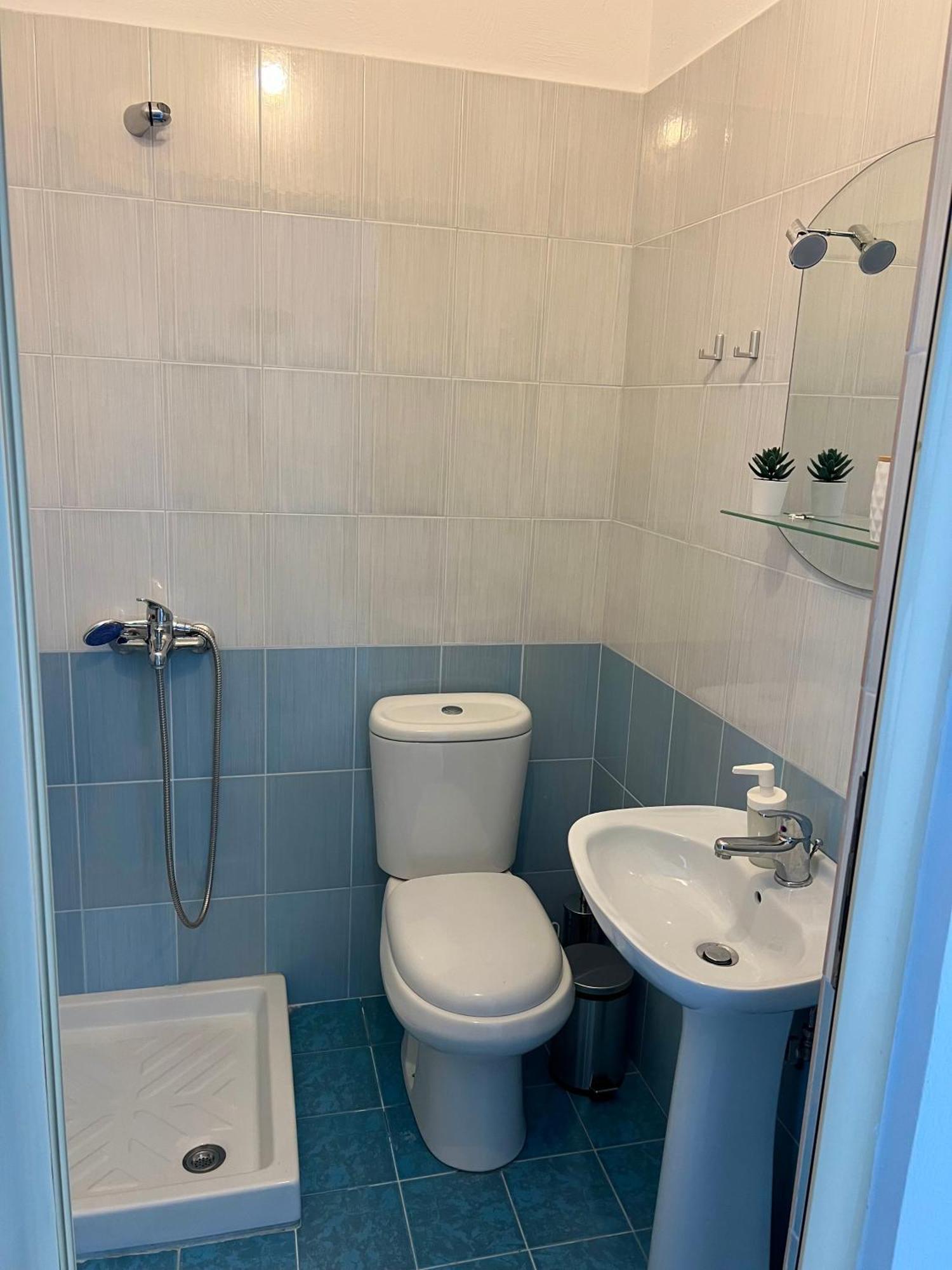 Helios Rooms Sarande Exterior photo
