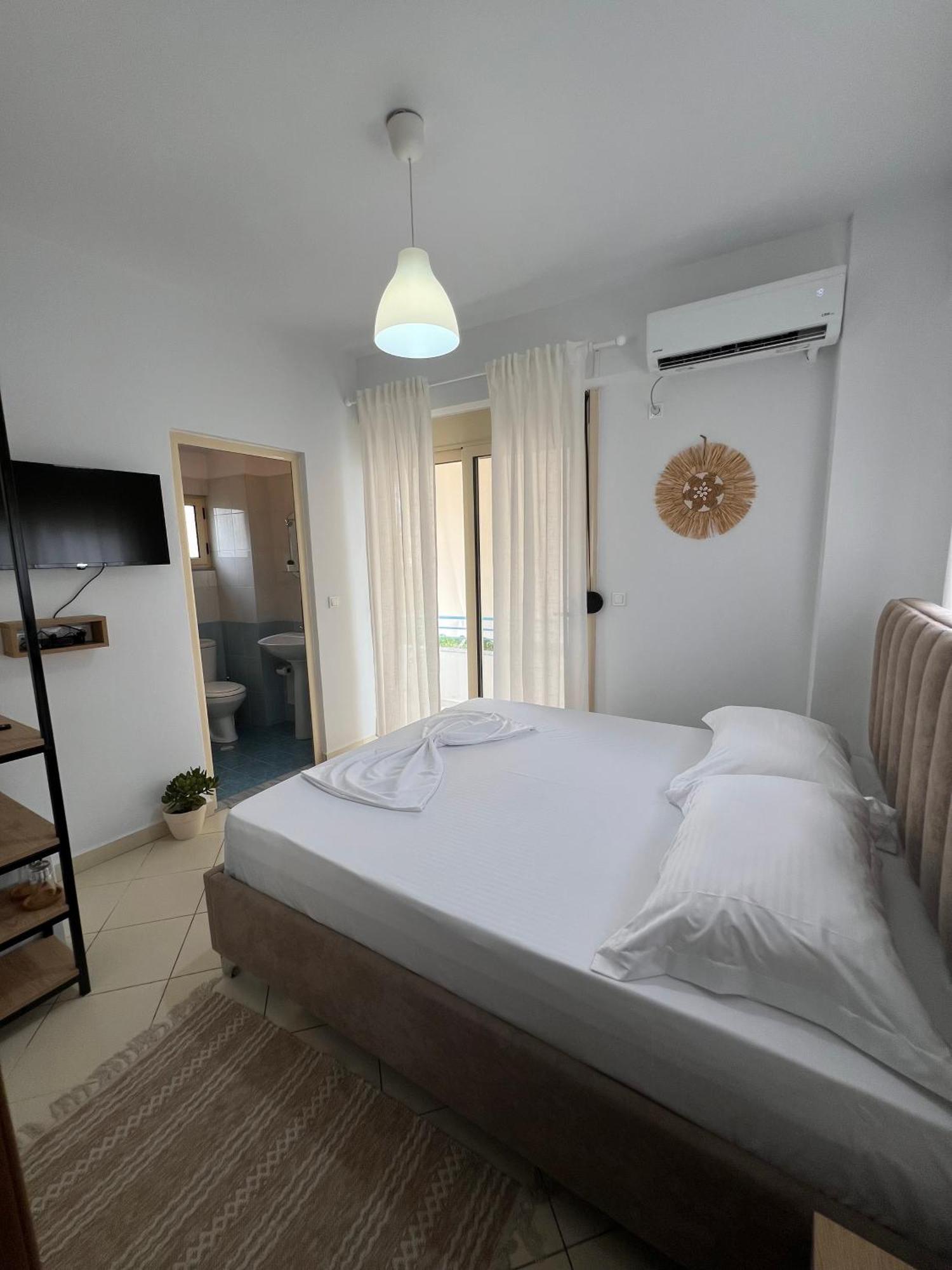 Helios Rooms Sarande Exterior photo