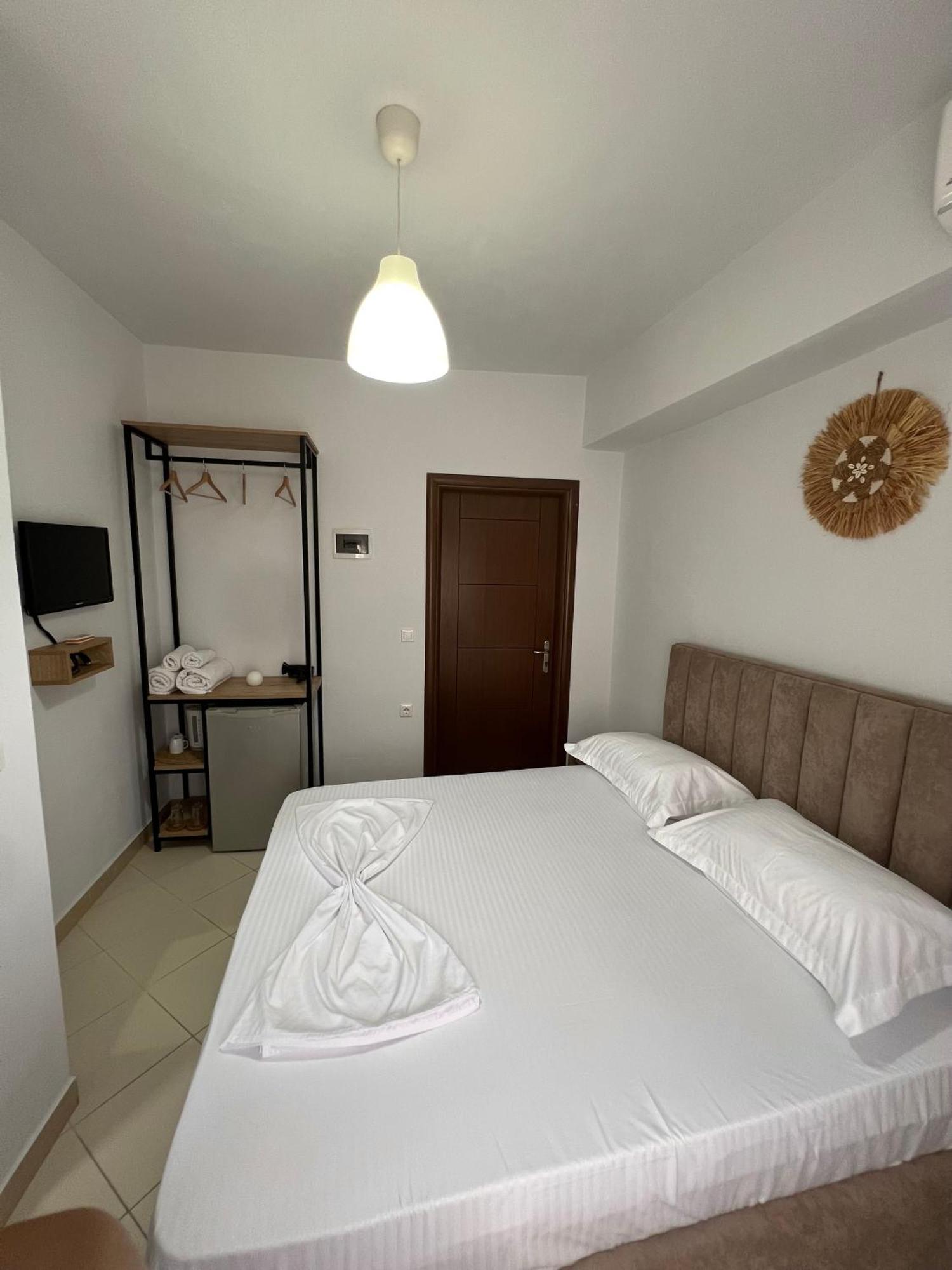 Helios Rooms Sarande Exterior photo