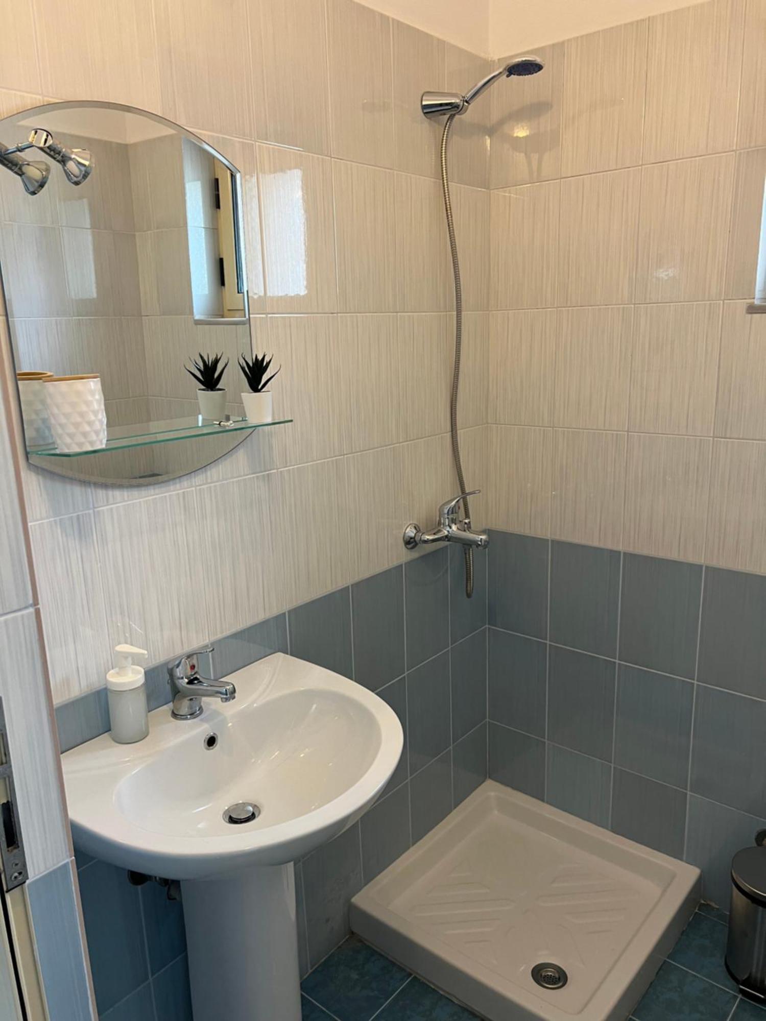Helios Rooms Sarande Exterior photo