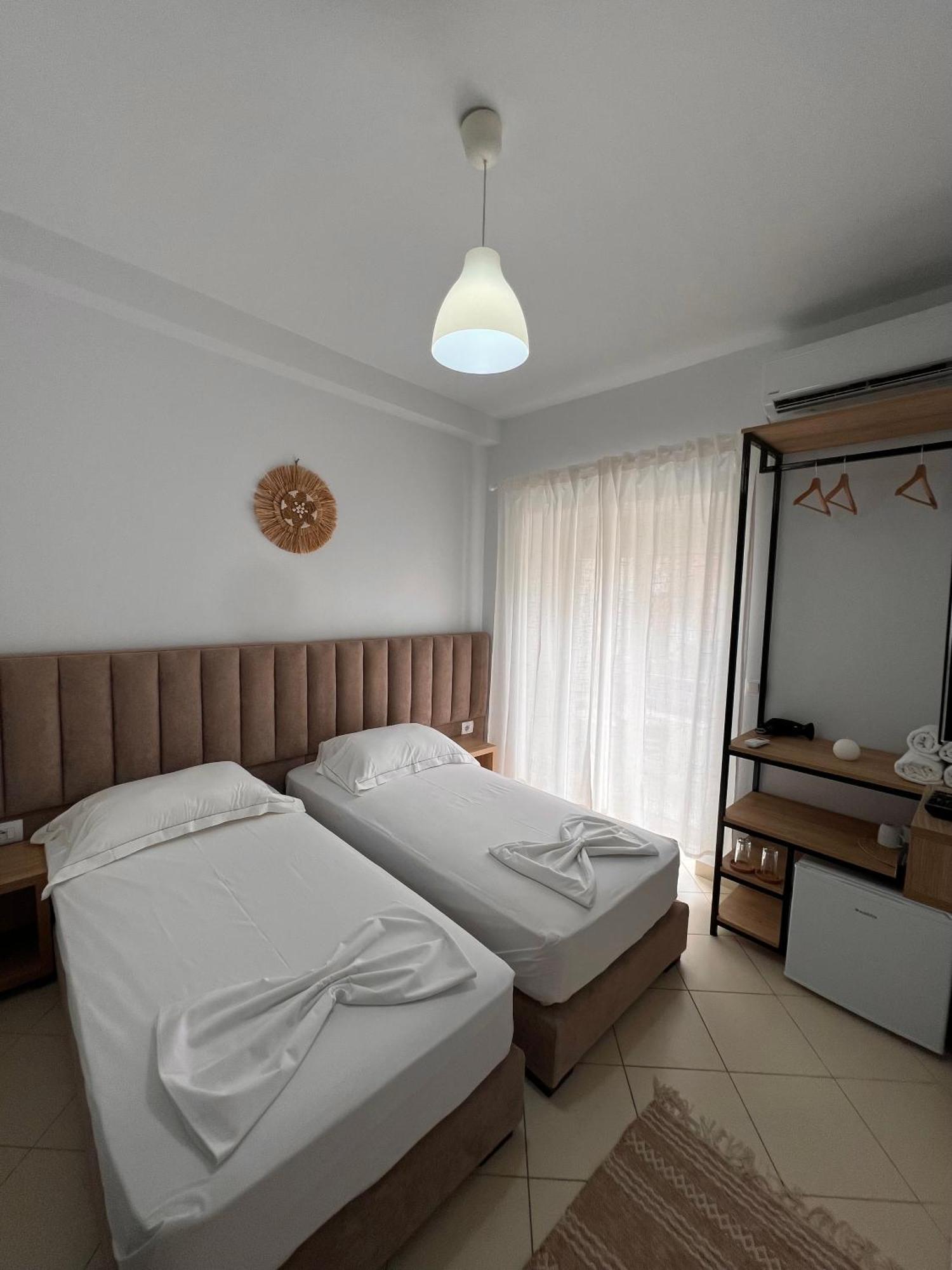 Helios Rooms Sarande Exterior photo