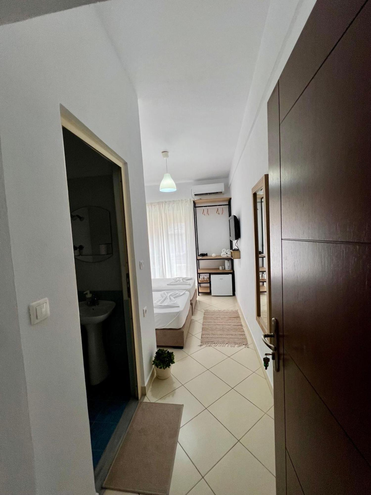 Helios Rooms Sarande Exterior photo