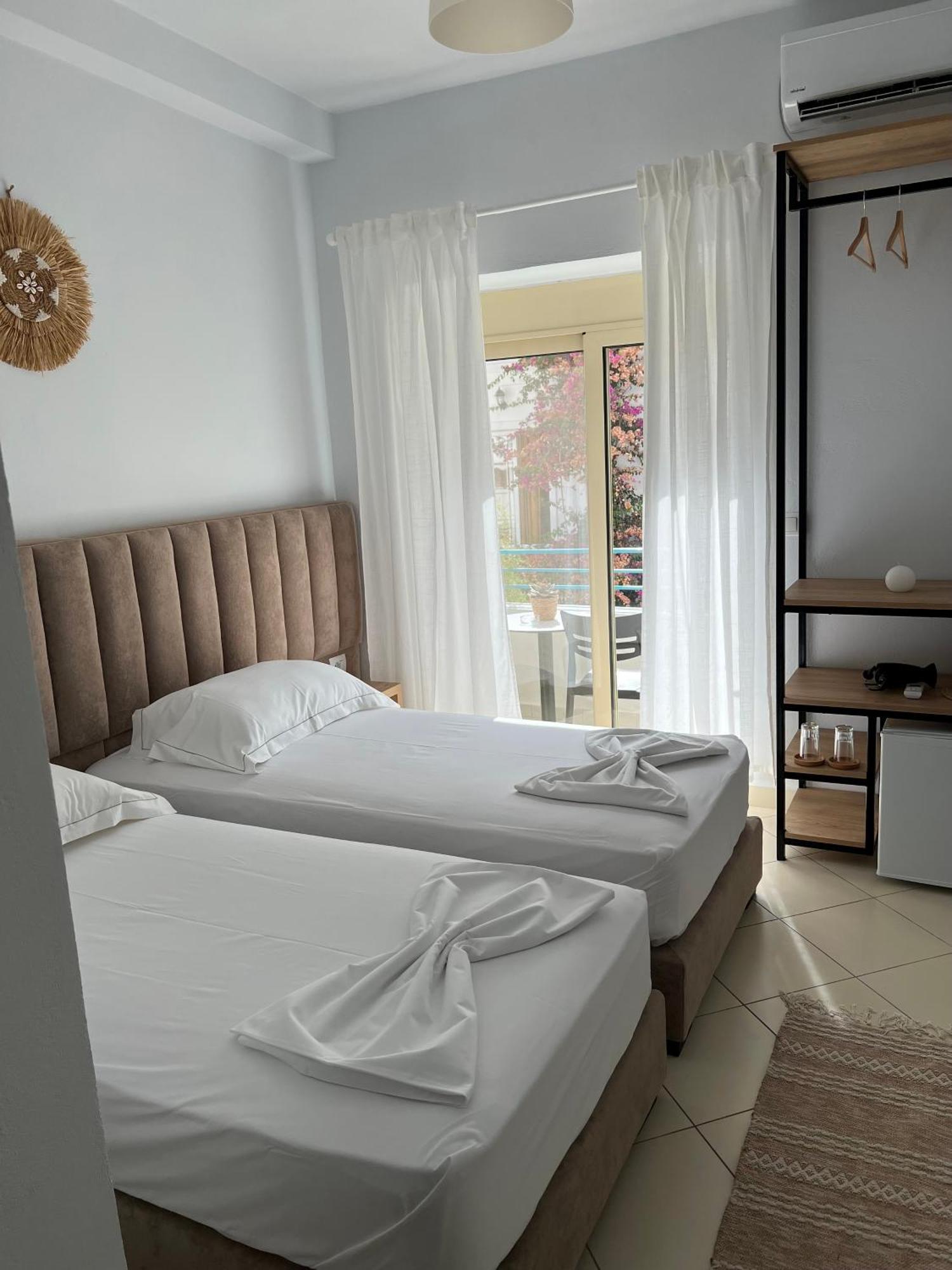 Helios Rooms Sarande Exterior photo